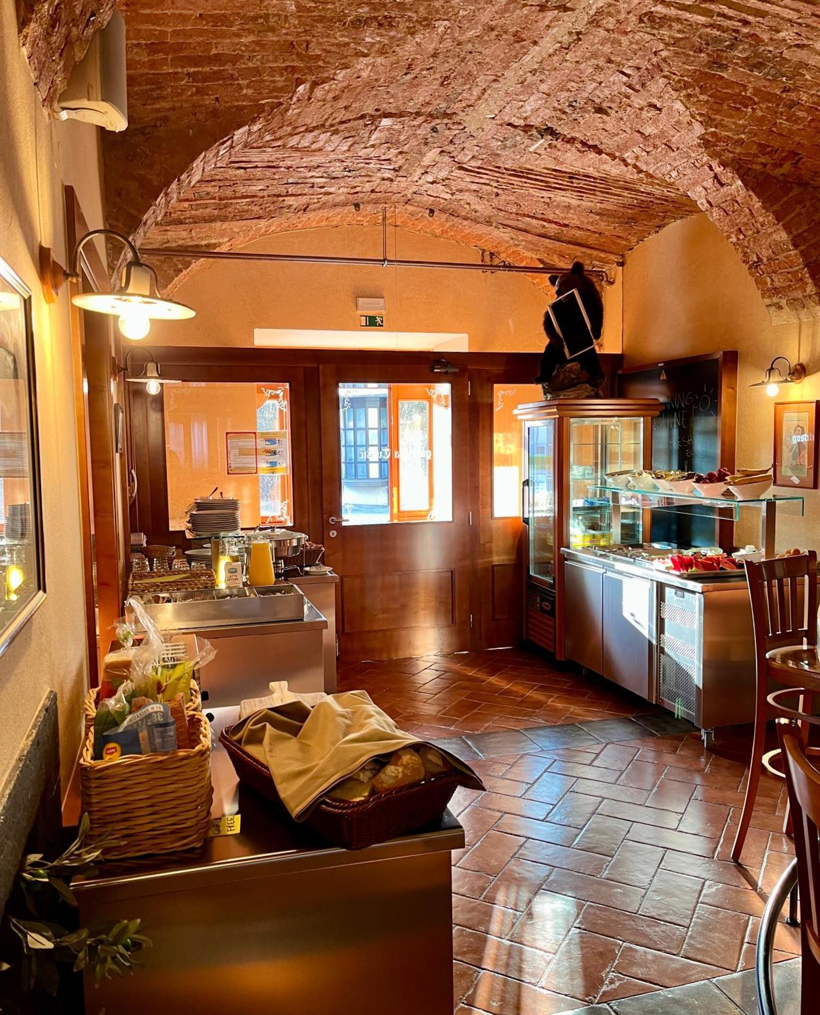 Guesthouse Tursic Vrhnika Buitenkant foto